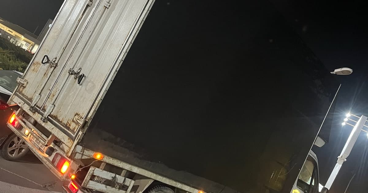 Night heavy-vehicle tow after a breakdown