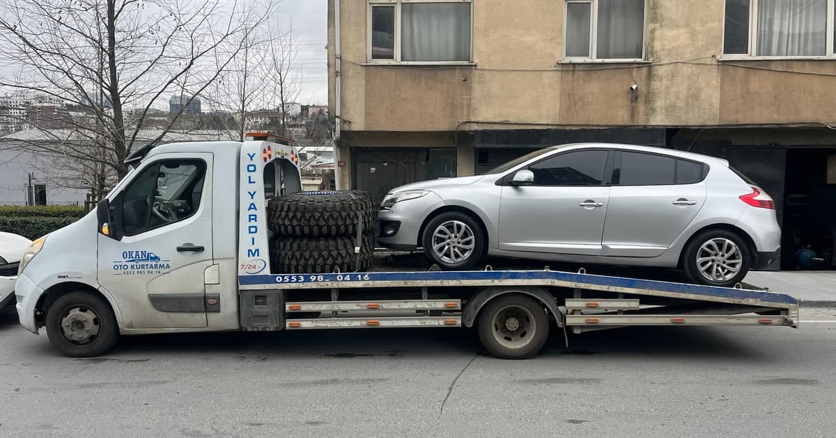 Vehicle recovery with a towing truck in Bursa